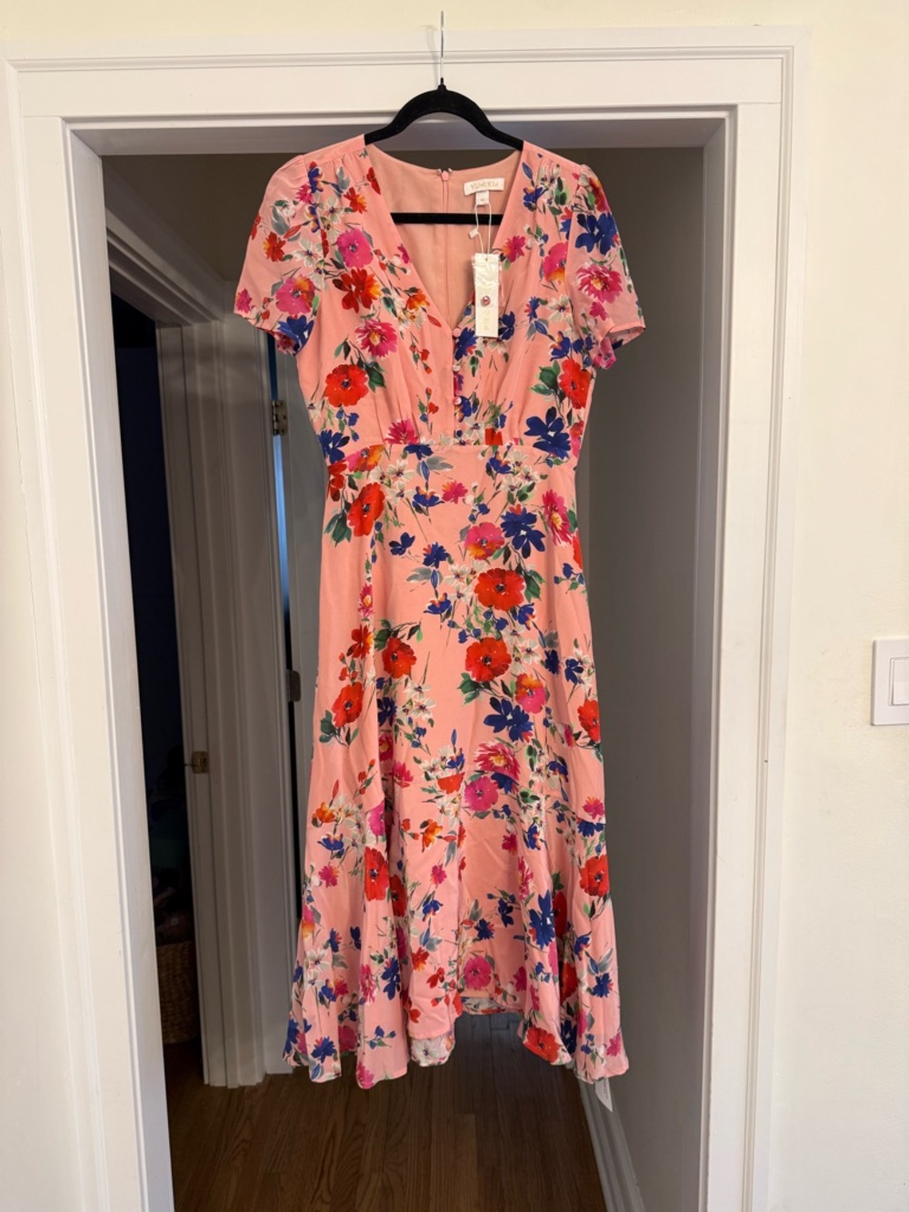 Yumi Kim Pink Floral Midi Dress with V-Neck - Picture 6 of 6